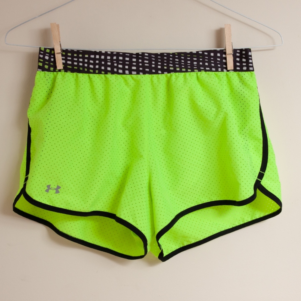 Under Armour Pinhole Shorts Size Small